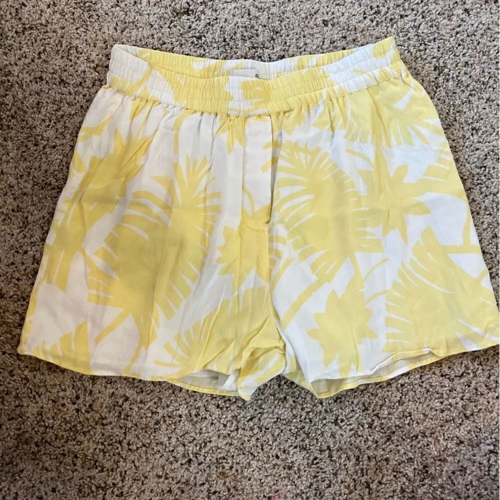 Wilfred free tropical pull on short